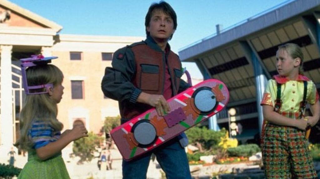 Le personnage de Marty McFly est interprété par Michael J. Fox dans Retour vers le futur