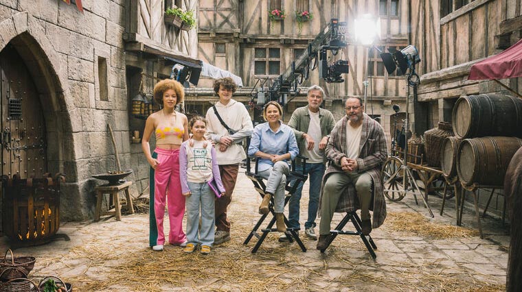photo-du-casting-du-film-les-loups-garous-de-thiercelieux-avec-franck-dubosc-et-jean-reno