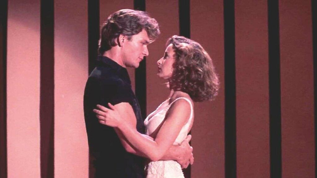 jennifer grey dans le rôle de bébé et patrick swayze dans celui de johnny dans le film dirty dancing