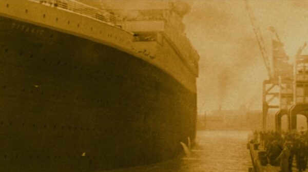 2-titanic-premier-plan