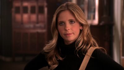 Buffy contre les vampires : qui est D.C. Gustafson à qui l'épisode 10 de la saison 5 rend hommage ?