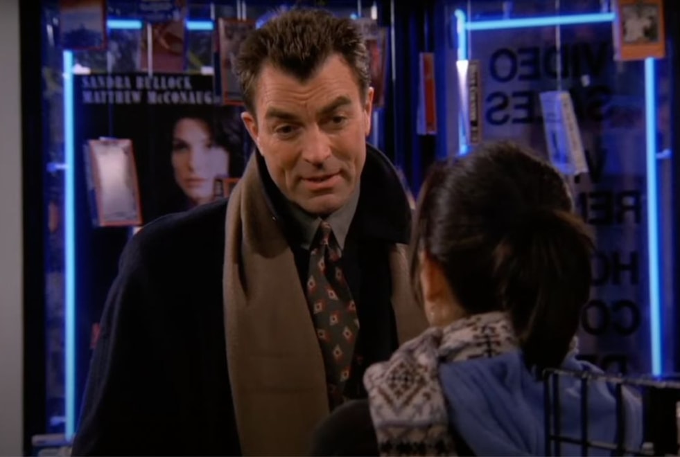 Friends : la raison pour laquelle Tom Selleck (Richard) n’a pas de moustache dans l’épisode 13 de la saison 3