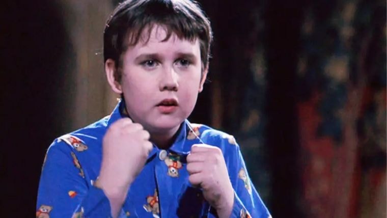 neville qui s'oppose à harry, ron et hermione dans harry potter à l'école des sorciers