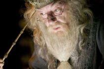 Harry Potter : pourquoi n&rsquo;y a-t-il pas le fantôme de Dumbledore à Poudlard après sa mort ?