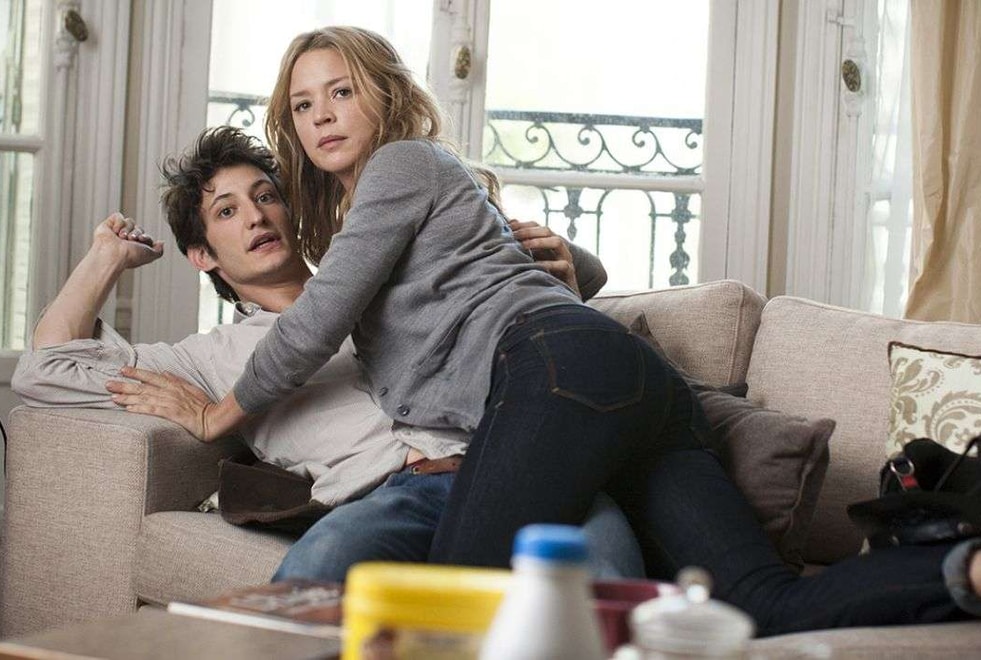 20 ans d’écart : quel âge Pierre Niney et Virginie Efira ont-ils vraiment dans le film ?