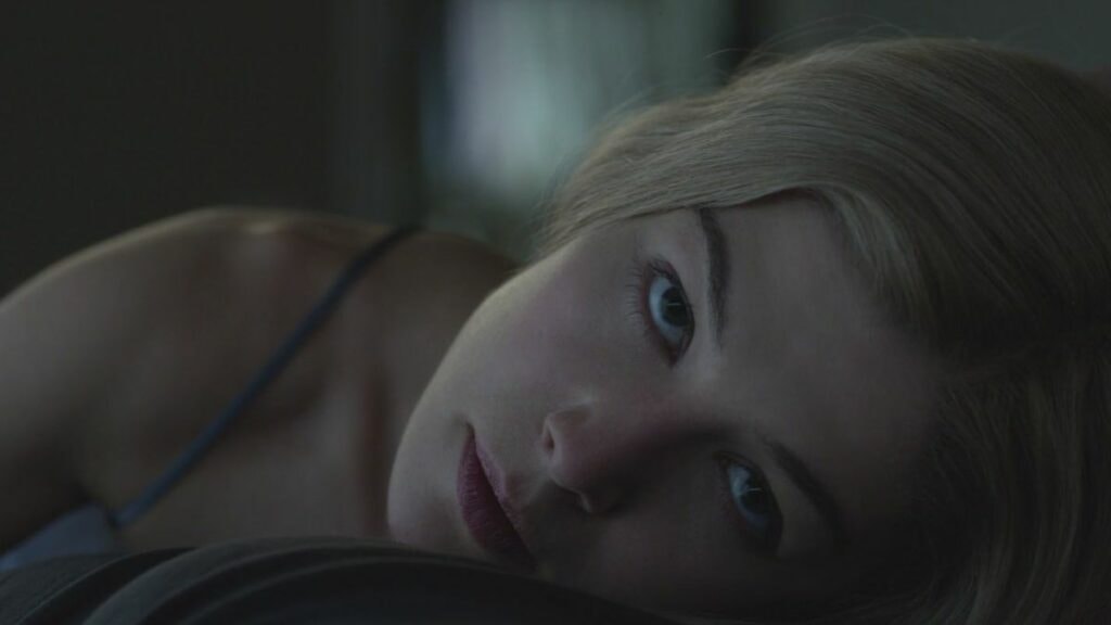 Amy Dunne / Rosamund Pike dans Gone Girl dernier plan du film Vengeance Express