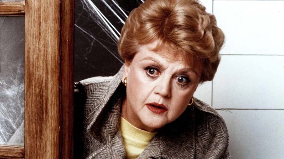 angela-lansbury-dans-le-role-de-jessica-fletcher-dans-la-serie-arabesque