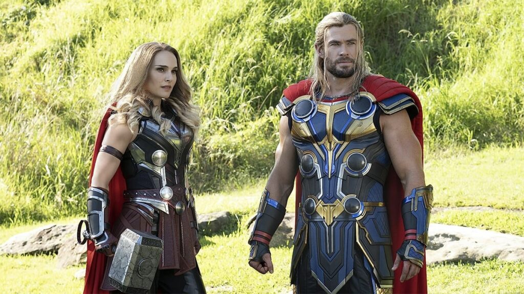 jane foster et thor dans thor love and thunder