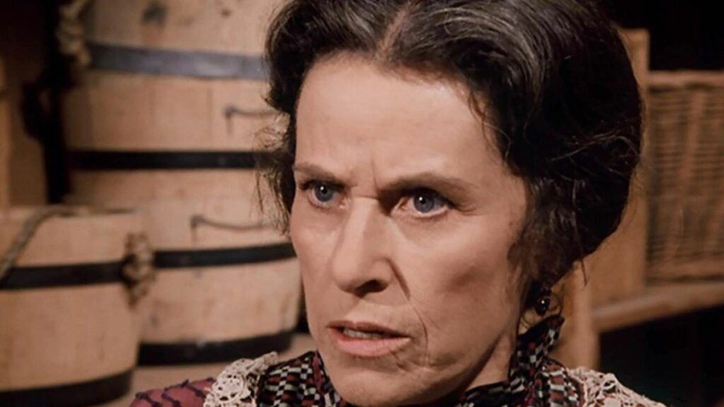 Harriet Oleson, jouée par Katherine MacGregor, dans La Petite Maison dans la Prairie.