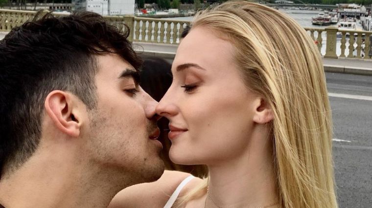 Joe Jonas et Sophie Turner sur une photo Instagram.