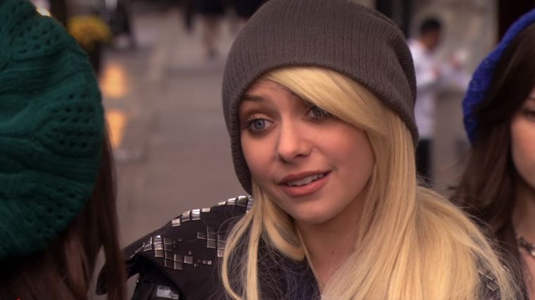 Jenny Humphrey (Taylor Momsen) dans la série Gossip Girl