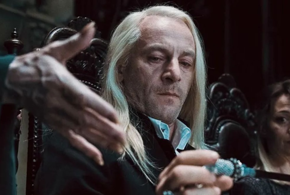Harry Potter la série : « Je doute qu’il me ressemble ! » Les propos très cash de Jason Isaacs au sujet de l’acteur qui le succède en Lucius Malfoy
