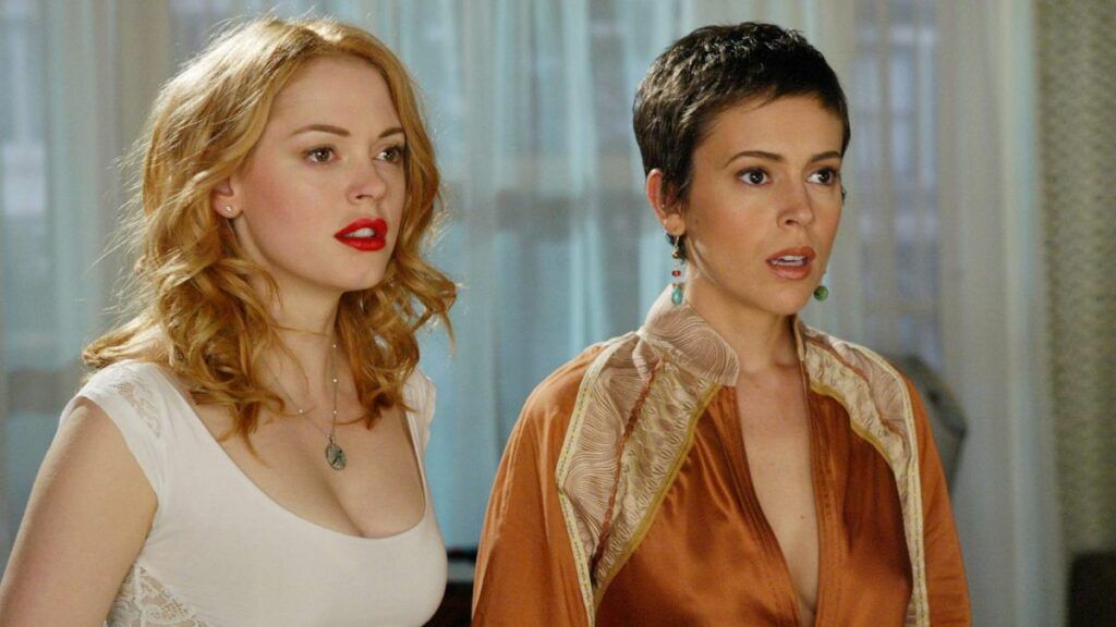 Rose McGowan (Paige) et Alyssa Milano (Phoebe) dans la saison 6 de Charmed