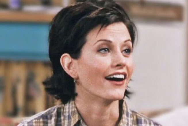 Friends : la vraie raison derrière le changement de coiffure de Monica dans la saison 4