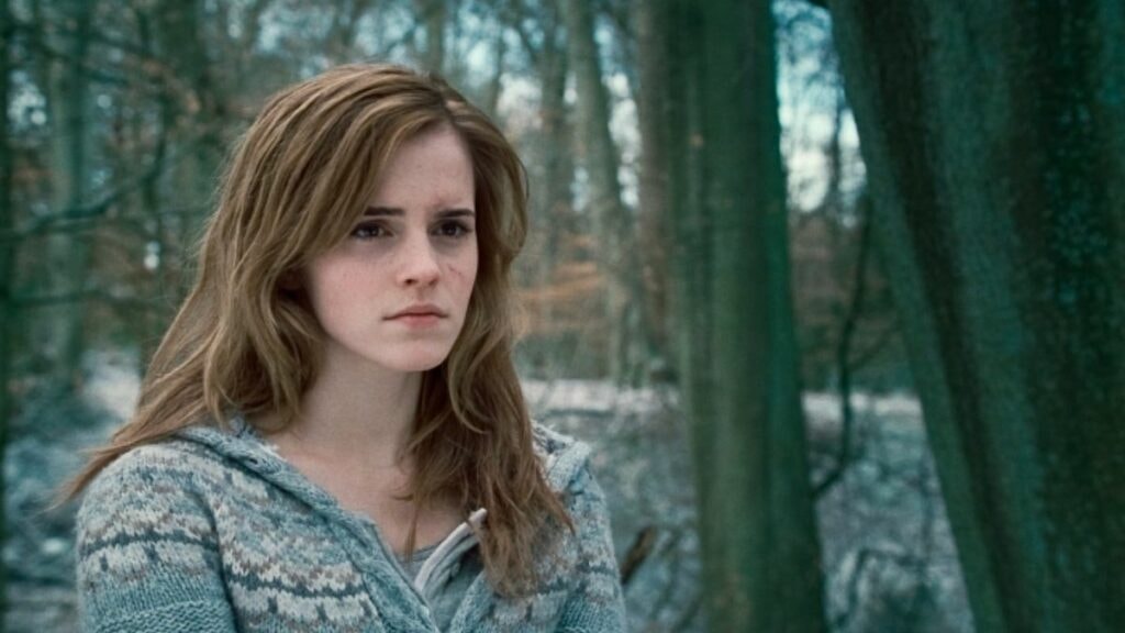 Hermione Granger dans les bois dans Harry Potter et les Reliques de la Mort partie 1