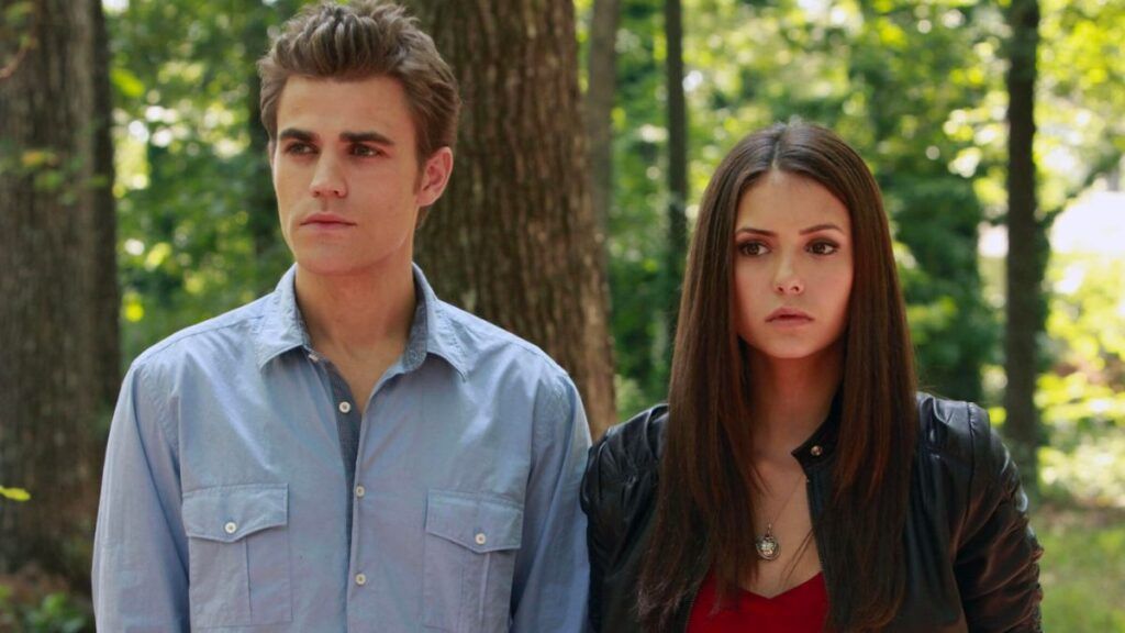 Elena et Stefan en forêt