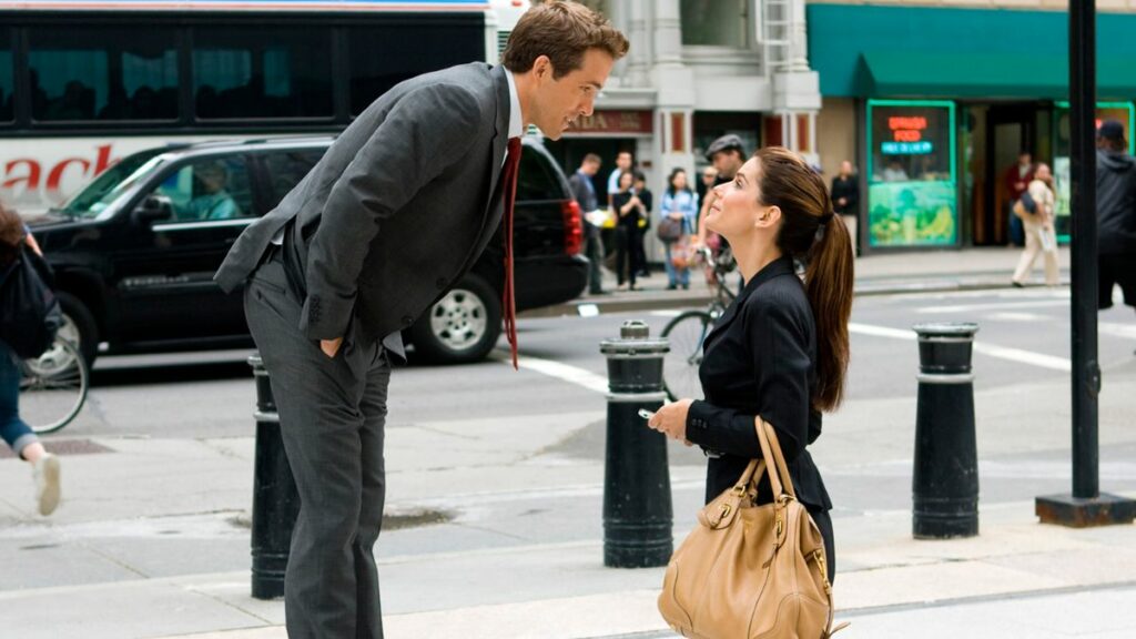 Sandra Bullock et Ryan Reynolds dans le film La Proposition.