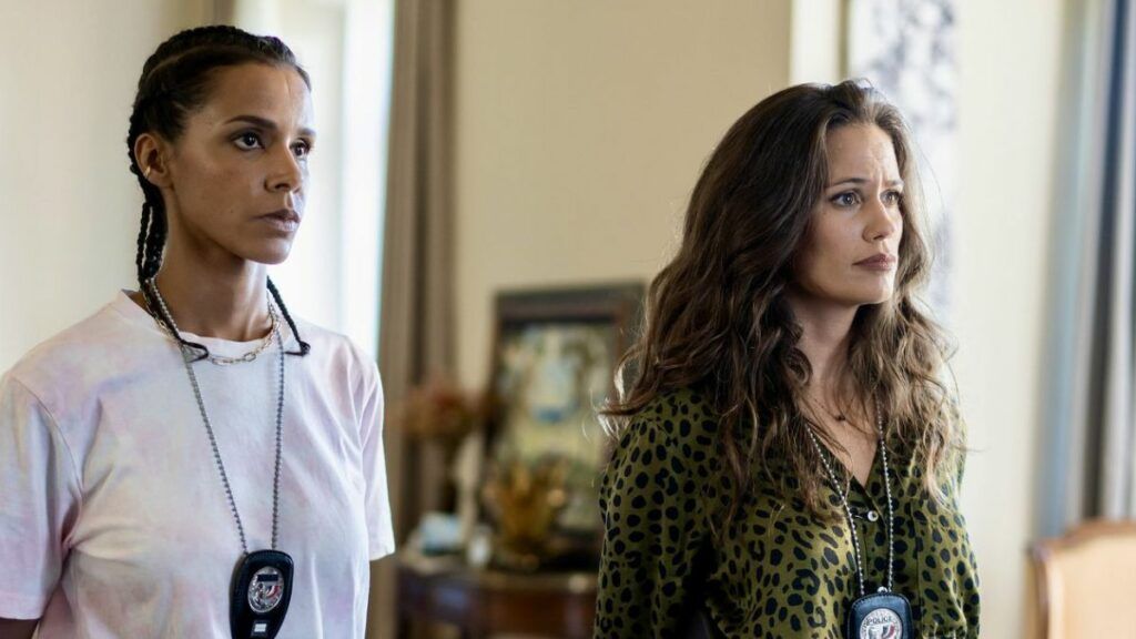 Shy'm (Tamara Marthe) et Lucie Lucas dans la série Cannes Police Criminelle.