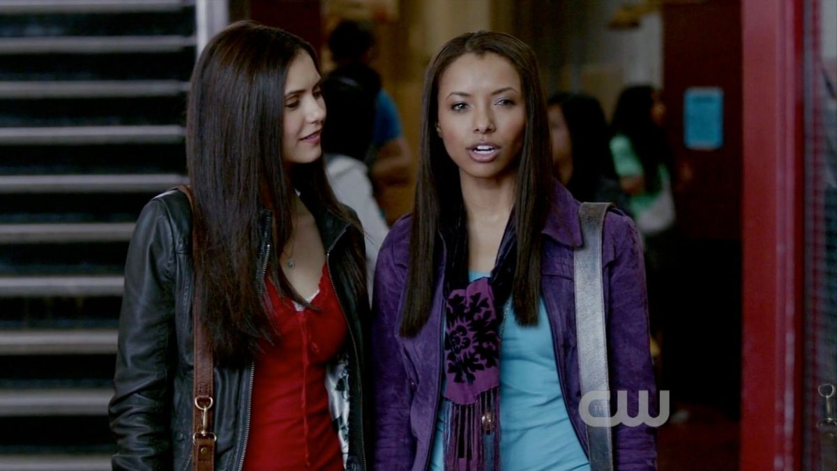 elena-gilbert-et-bonnie-bennett-s1e1-the-vampire-diaries