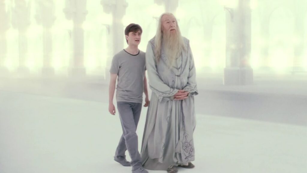 Harry et Albus dans la version céleste de la gare de King's Cross dans Harry Potter et les Reliques de la mort partie 2