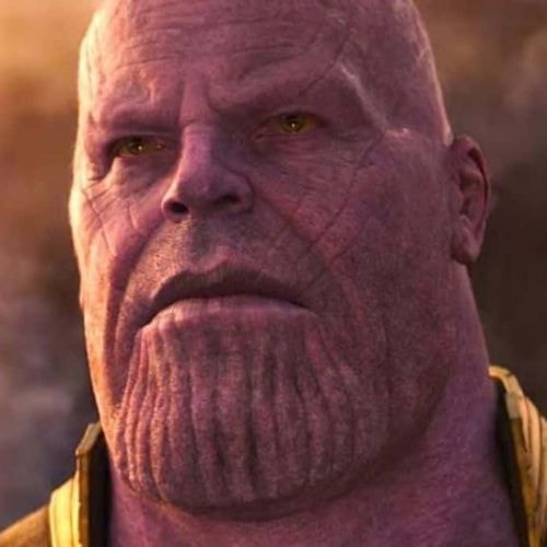 Affronter Thanos avec une cuillère en plastique 