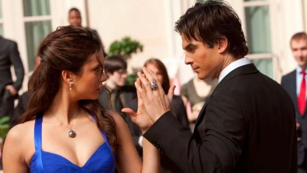 Damon et Elena qui dansent, The Vampire Diaries