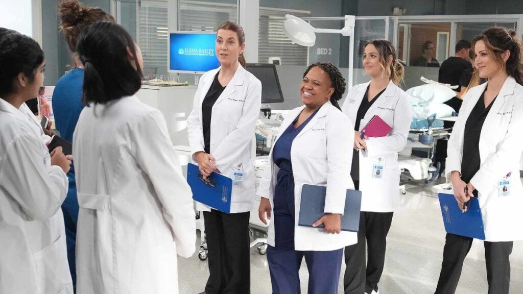 Bailey, Addison et Jo dans Grey's Anatomy.