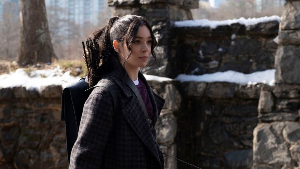 Kate Bishop (Hailee Steinfeld) dans la série Hawkeye