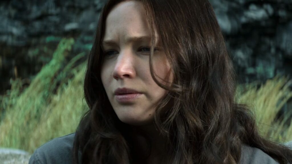 Katniss Everdeen chante The Hanging Tree dans Hunger Games : La Révolte, partie 1