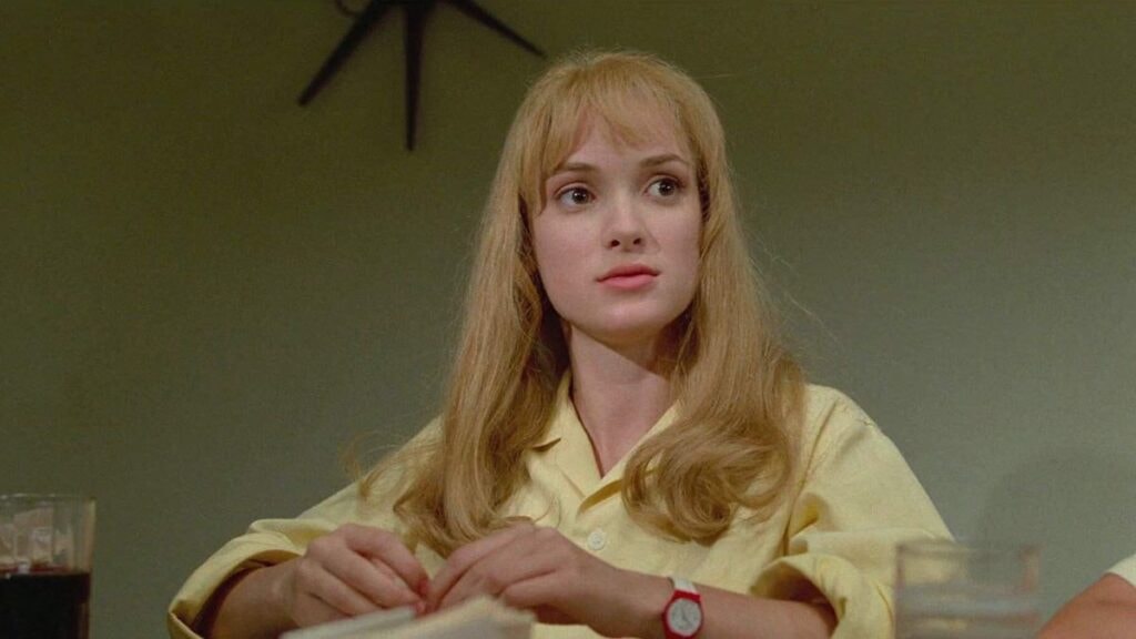 Kim Boggs Winona Ryder dans Edward aux mains d'argent