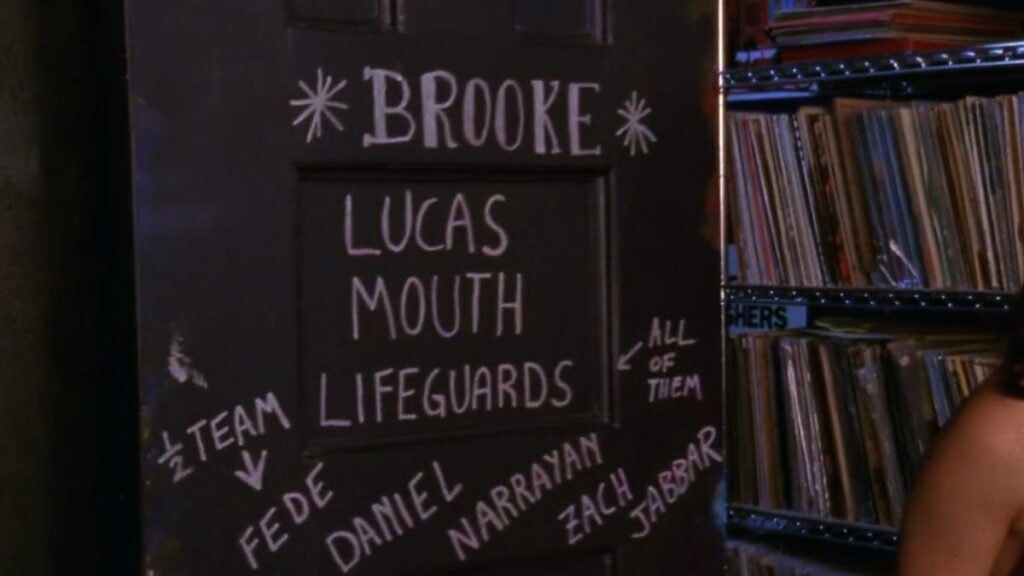 la porte de brooke dans la chambre de peyton dans les frères scott