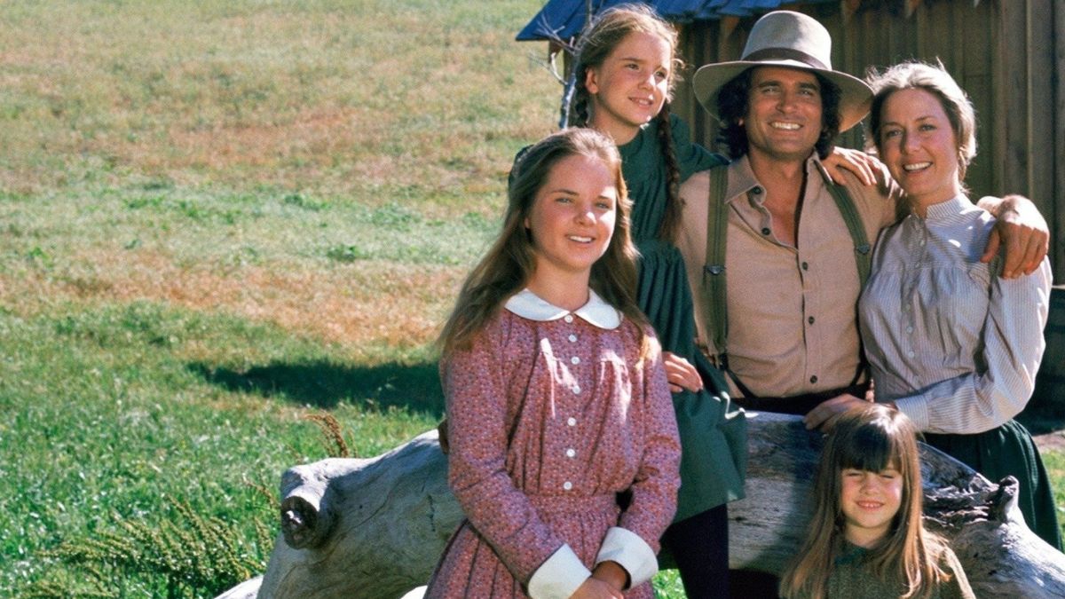 « La pauvre petite ! »: les véritables raisons de la chute de Carrie Ingalls dans le générique de La Petite Maison dans la Prairie