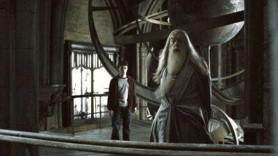 Harry Potter et le Prince de Sang-Mêlé : pourquoi Harry n'est-il pas parvenu à donner de l'eau à Dumbledore dans la caverne ?