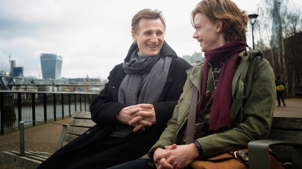 Red Nose Actually avec Liam Neeson et Thomas Brodie Sangster