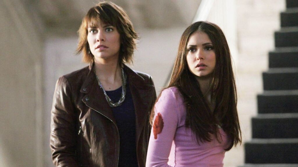 Nina Dobrev et Lauren Cohan dans The Vampire Diaries.