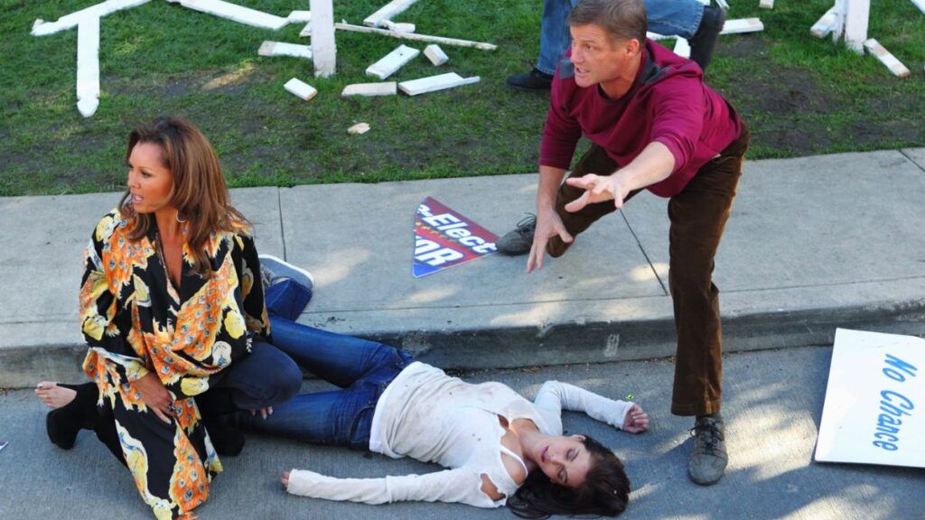 Susan, Renee et Tom pendant l'émeute de la saison 7 de Desperate Housewives.