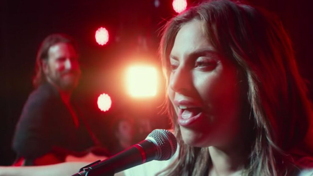 Lady Gaga et Bradley Cooper dans le film A Star Is Born.