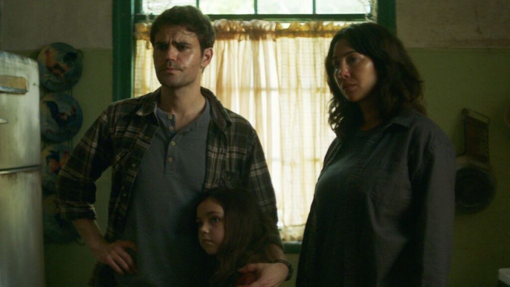 Paul Wesley, Jackie Cruz et Murphee Bloom dans le film History of Evil.