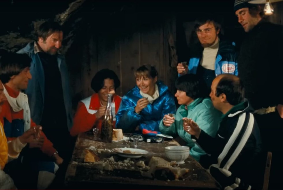 Les Bronzés font du ski : les acteurs étaient-ils vraiment tous saouls pendant la scène de la liqueur ?