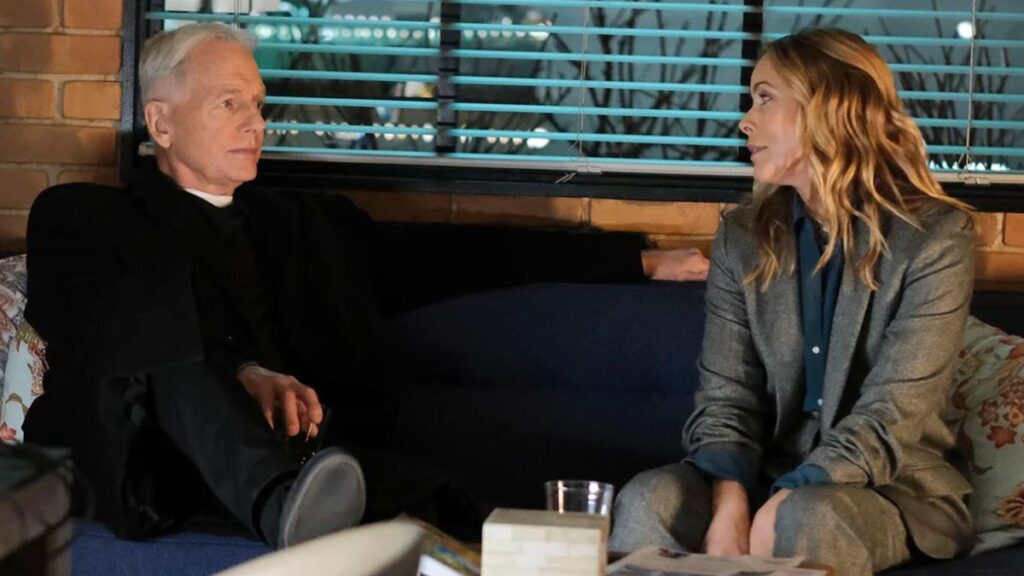 Gibbs et Sloane dans la série NCIS.