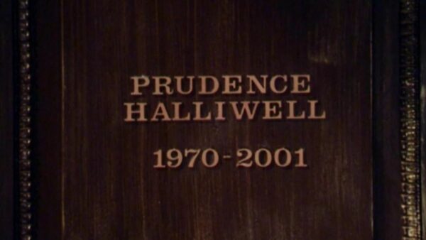 série charmed, prue halliwell, pierre tombale