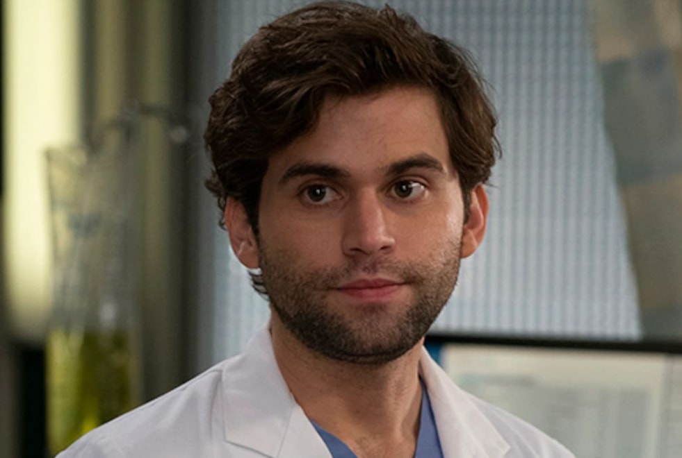 Grey’s Anatomy : Jake Borelli (Levi) quitte la série