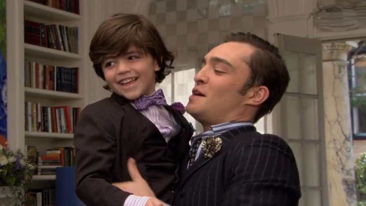 Gossip Girl : à quoi ressemble Henry, le fils de Chuck et Blair aujourd&rsquo;hui ?