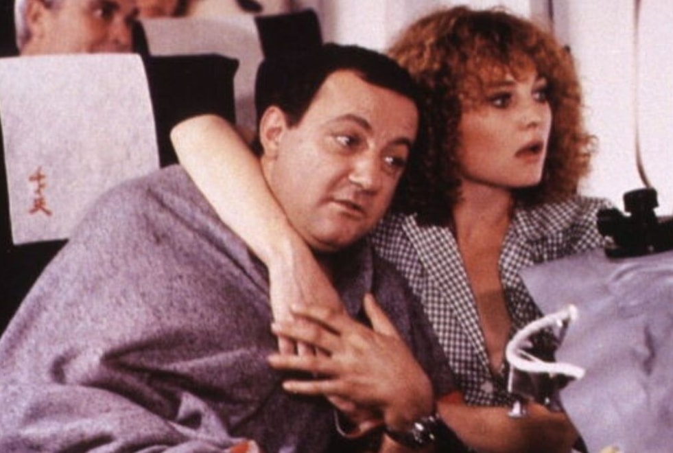 « J’étais effondrée », pourquoi Coluche a-t-il traumatisé une actrice sur le tournage de Banzaï ?