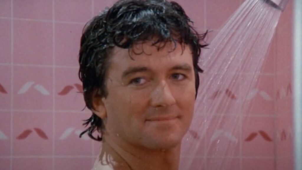 Bobby Ewing (Patrick Duffy) dans la douche à la fin de la saison 9 de la série Dallas.