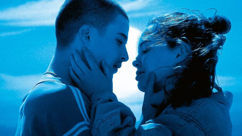 Une affiche du film français L'Amour Ouf.