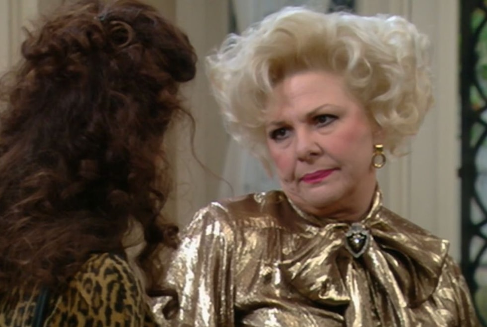 Une Nounou D’Enfer : à quoi ressemble Sylvia, la mère de Fran Fine, aujourd’hui ?