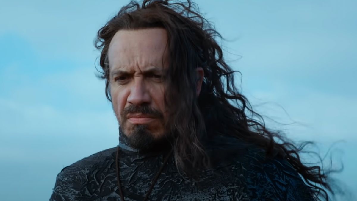 « Il fallait me foutre la paix ! » : Alexandre Astier révèle le gros défi qu&rsquo;il a dû surmonter sur le tournage de Kaamelott Deuxième Volet
