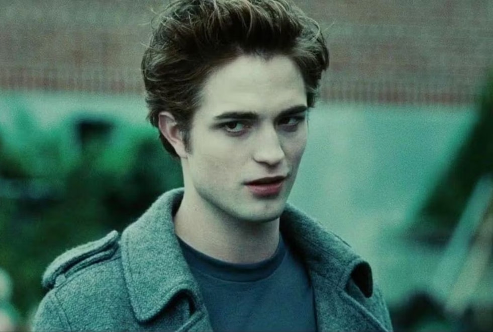 « Vous êtes toujours bloqués sur cette me*de ? » : les propos choc de Robert Pattinson au sujet de Twilight
