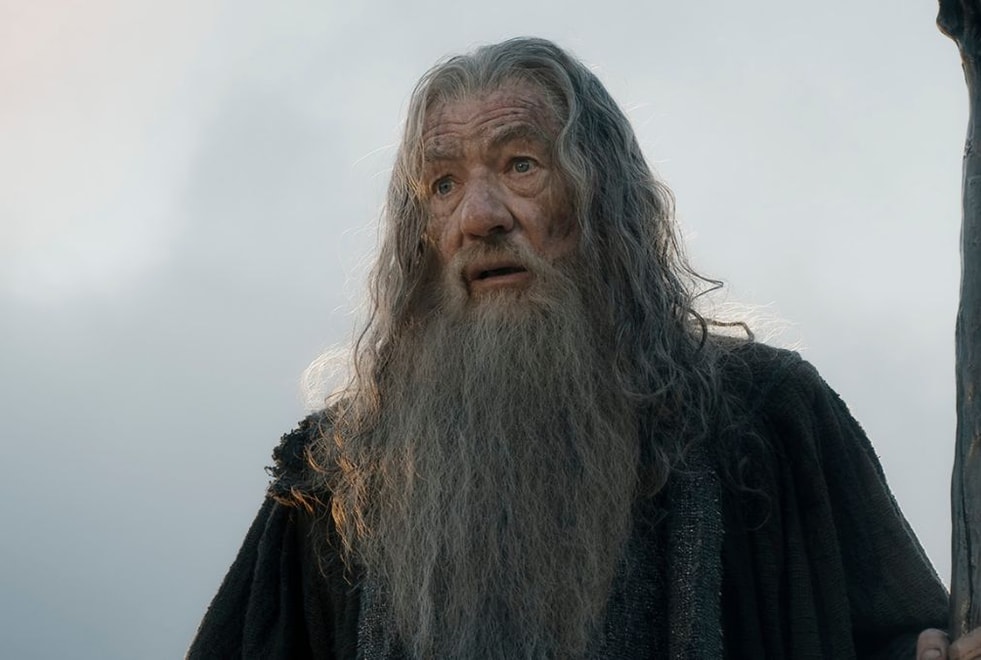 « J’étais malheureux », « J’ai pleuré » : pourquoi Ian McKellen a détesté rejouer Gandalf après Le Seigneur des Anneaux ?
